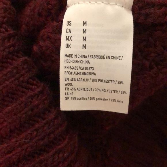 Medium AE Tunic Sweater - Picture 3 of 3